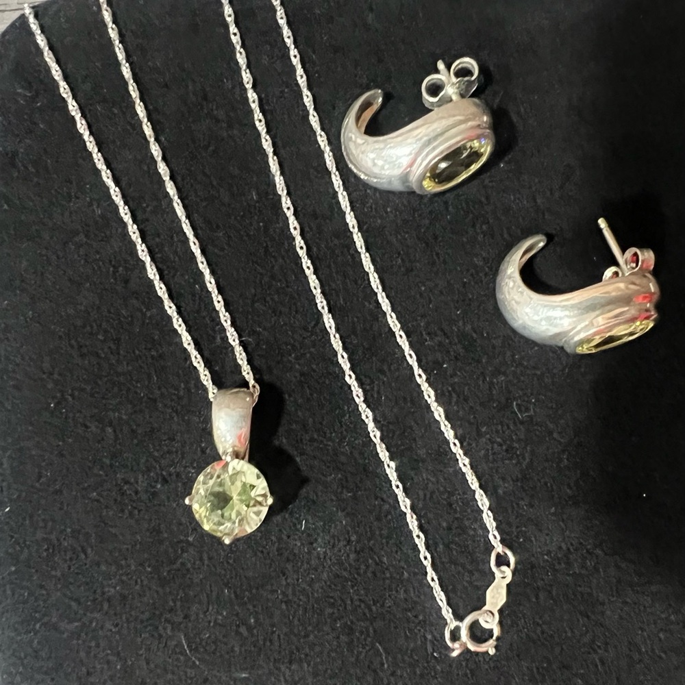 Silver Necklace Set with Yellow Gemstones